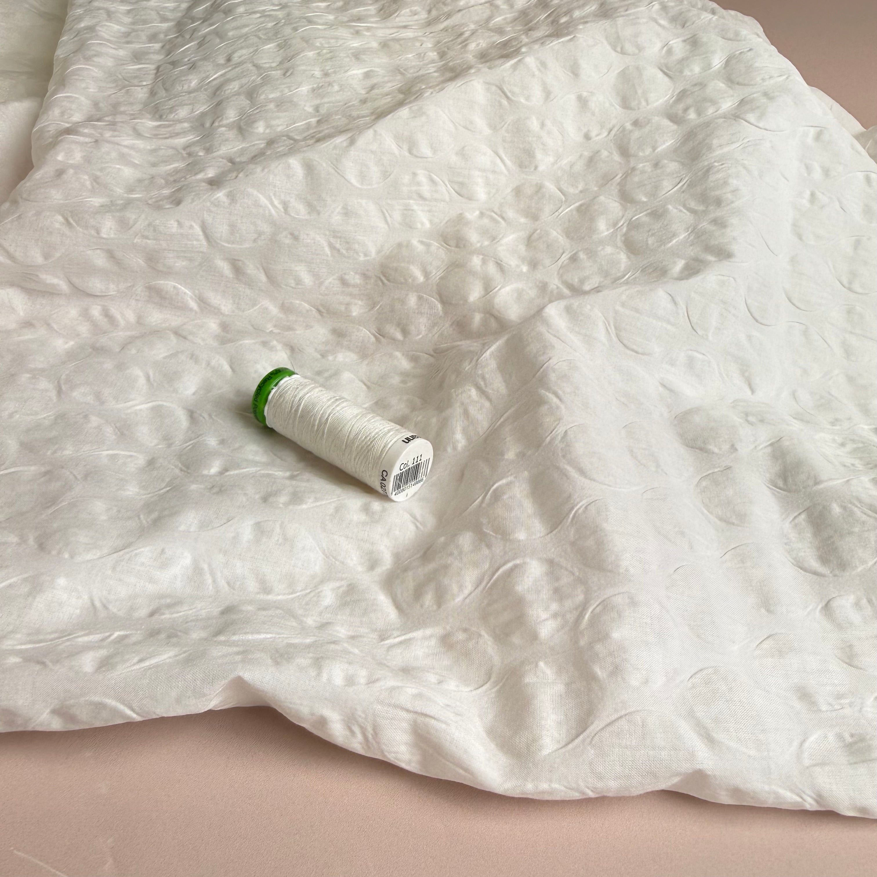 Kokka - Textured Circles Ripple Cotton Lawn in Off-White
