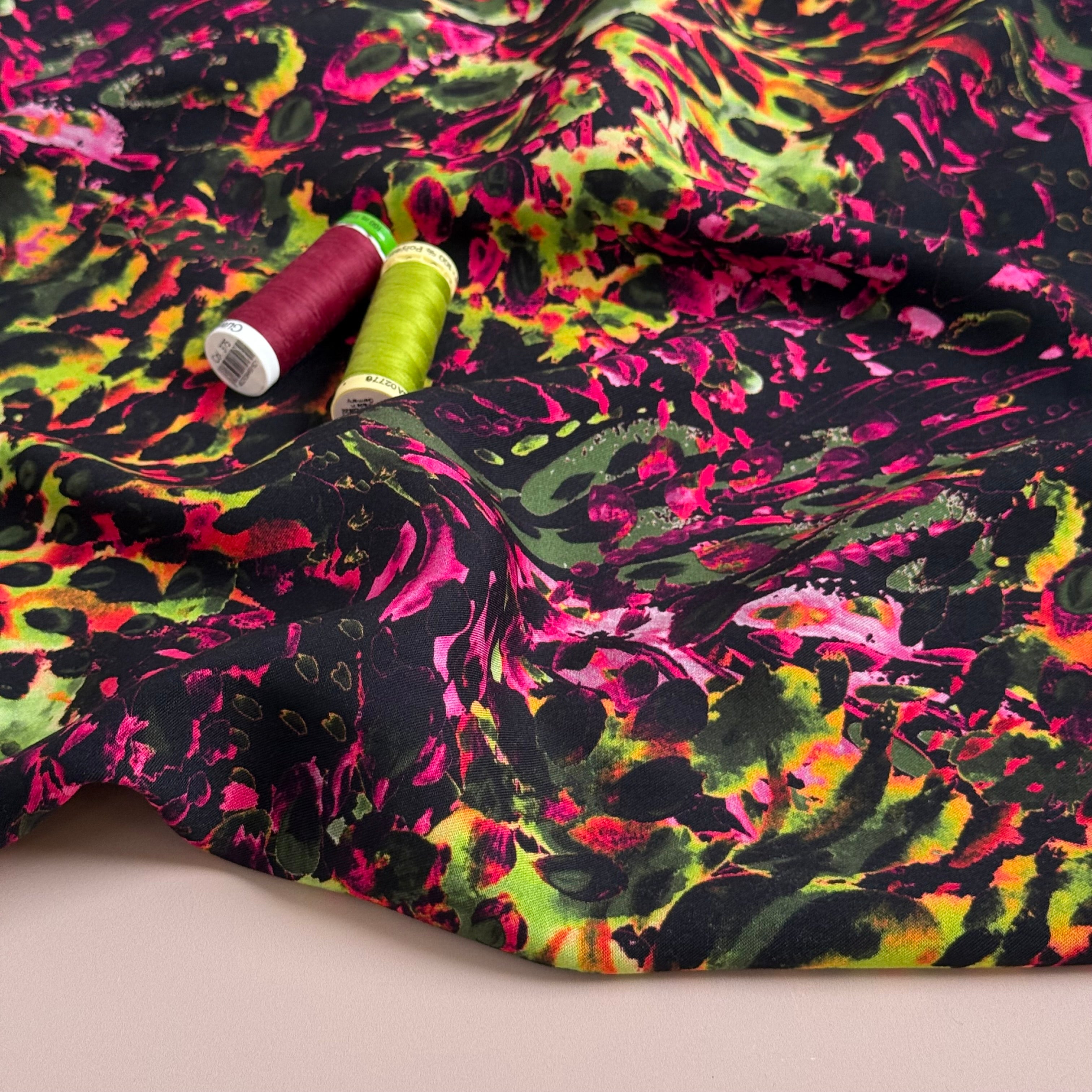 Scattered Abstract Flowers Viscose Twill with LENZING™ ECOVERO™ fibres