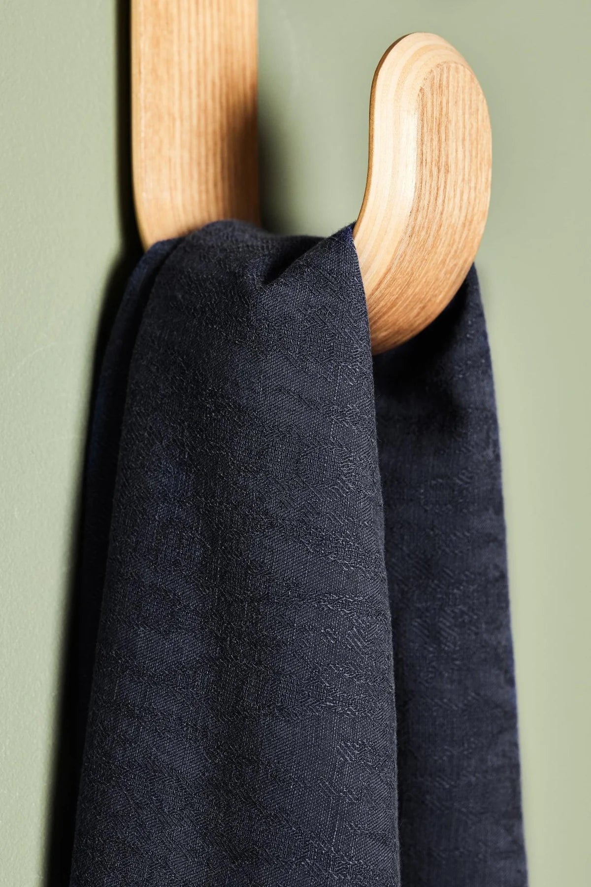 Meet MILK - Dark Navy Hoya Jacquard Linen with TENCEL™ Lyocell fibres