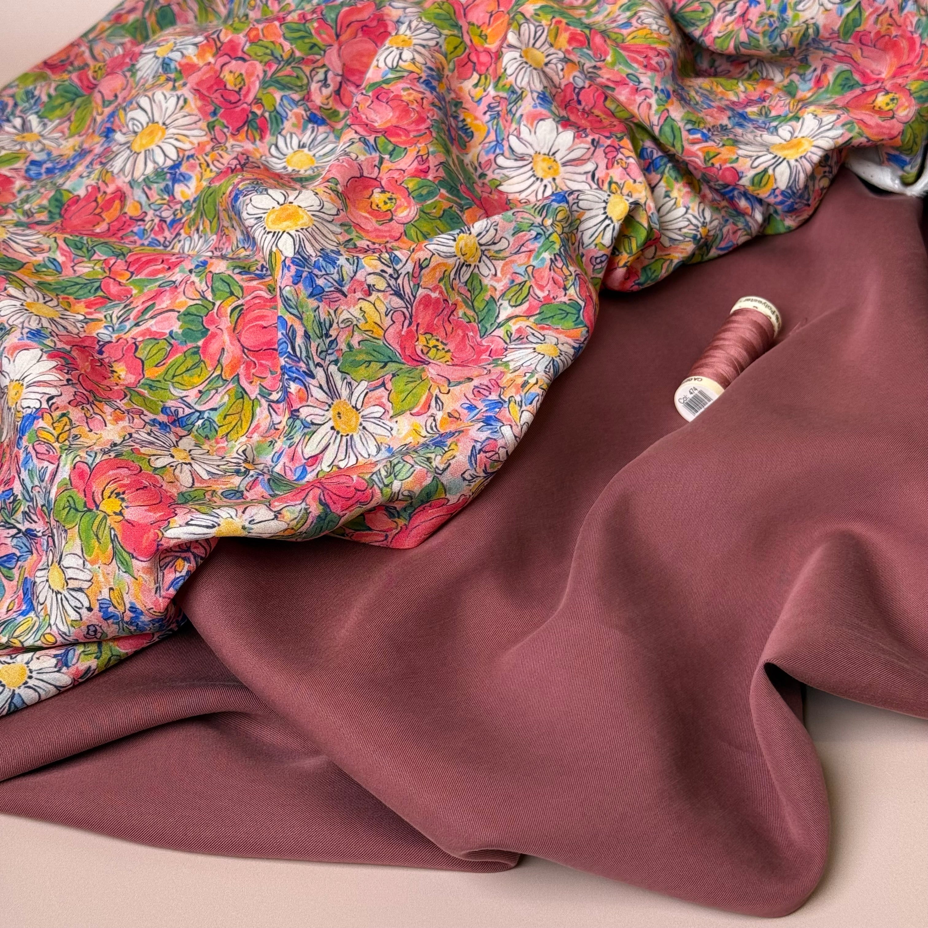 Daisies in Field LENZING™ ECOVERO™ Viscose Fabric