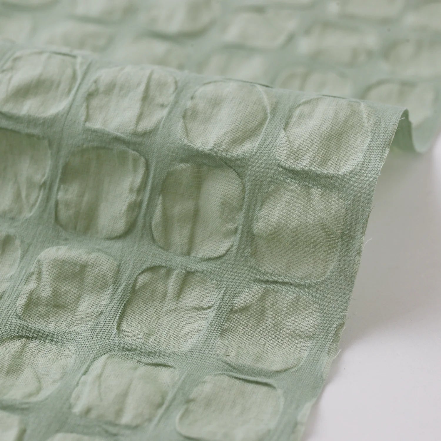 Kokka - Textured Waffle Squares Ripple Cotton Lawn in Mint