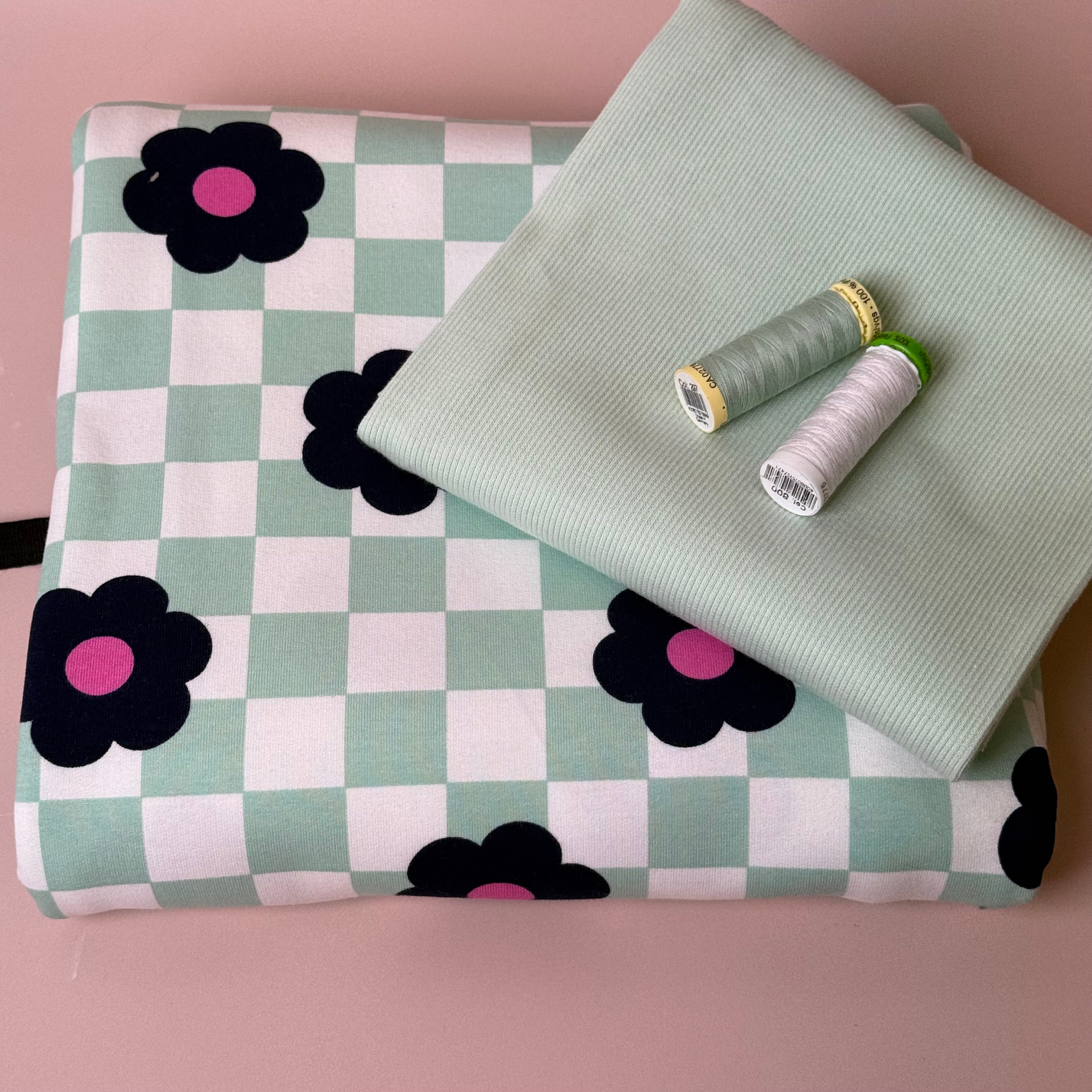 Colour Bundles - Gingham Flowers Green Sweatshirt & Ribbing