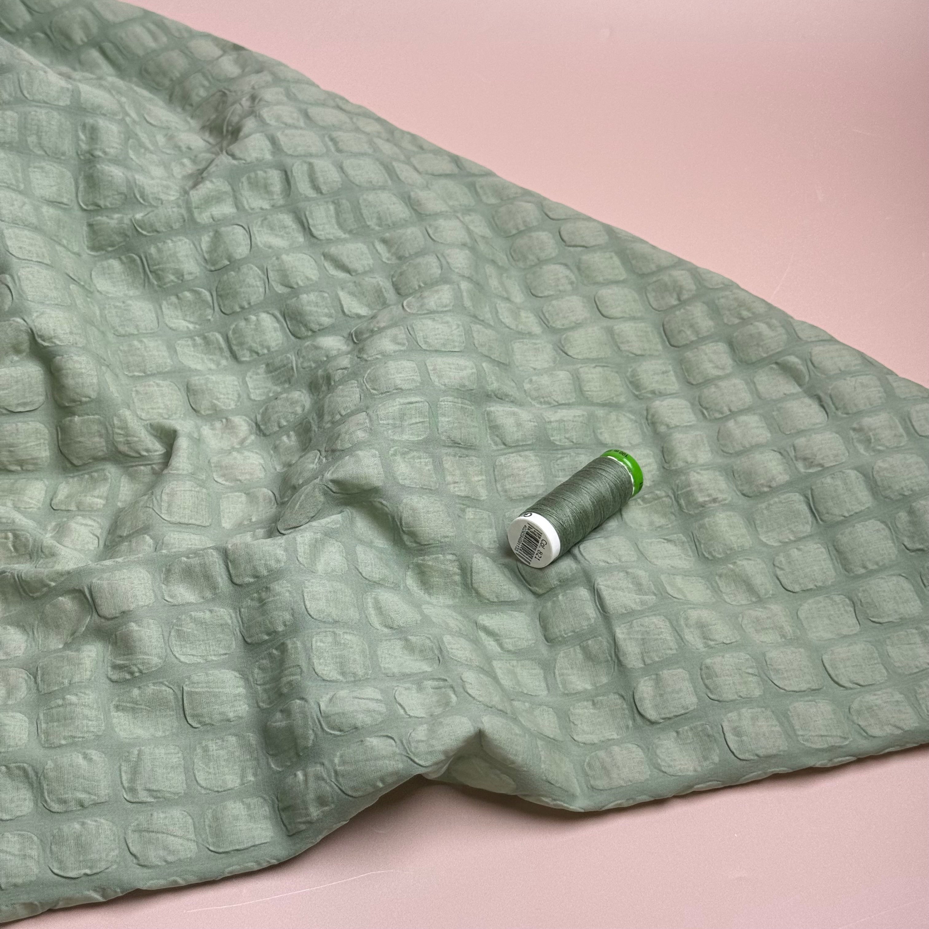 Kokka - Textured Waffle Squares Ripple Cotton Lawn in Mint