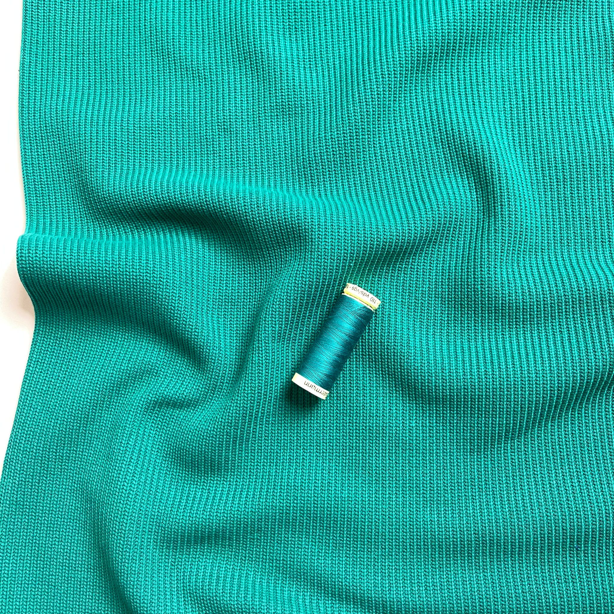 Emerald Ribbed Cotton Cable Knitted Fabric