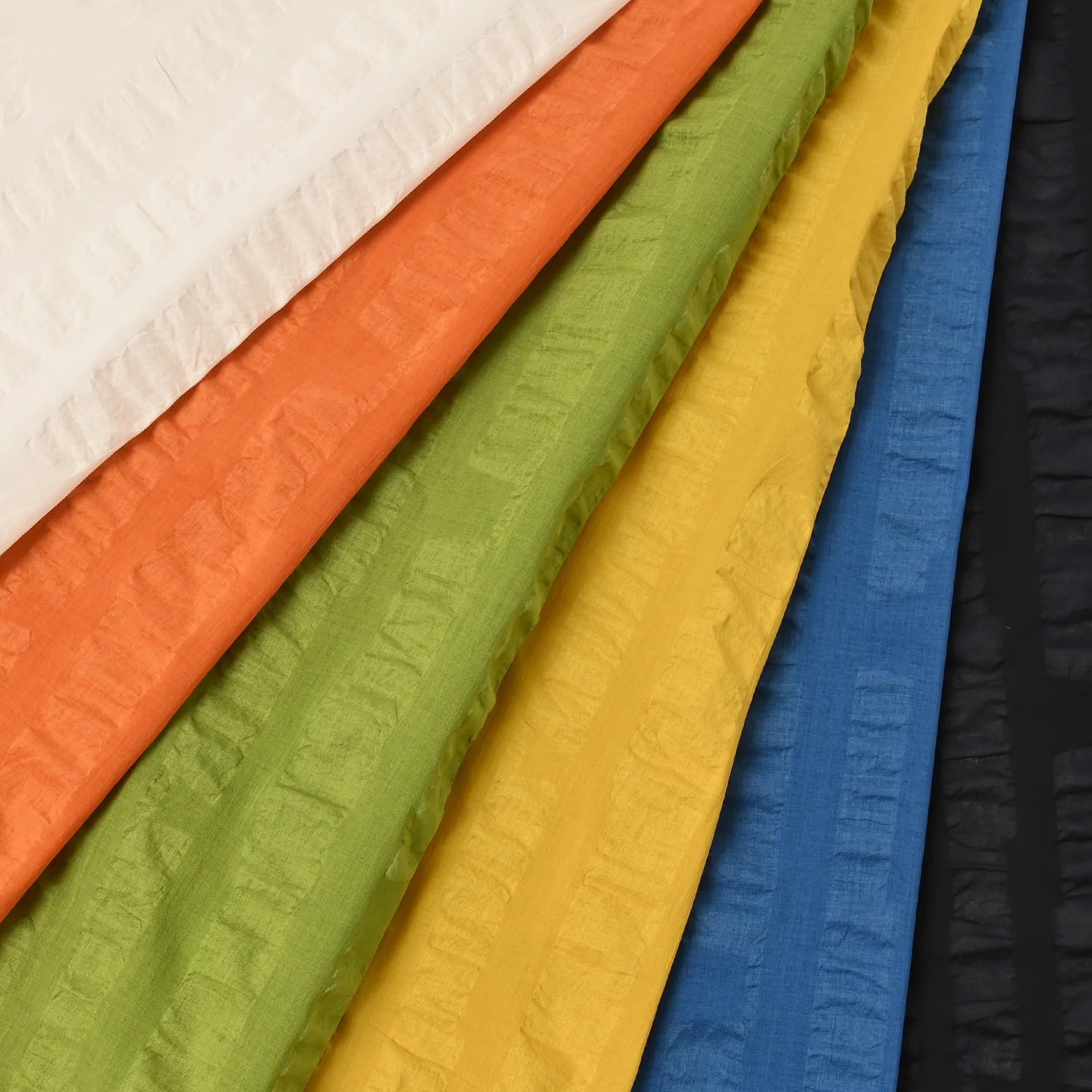 Kokka - Textured Waffle Stripes Ripple Cotton Lawn in Grass Green