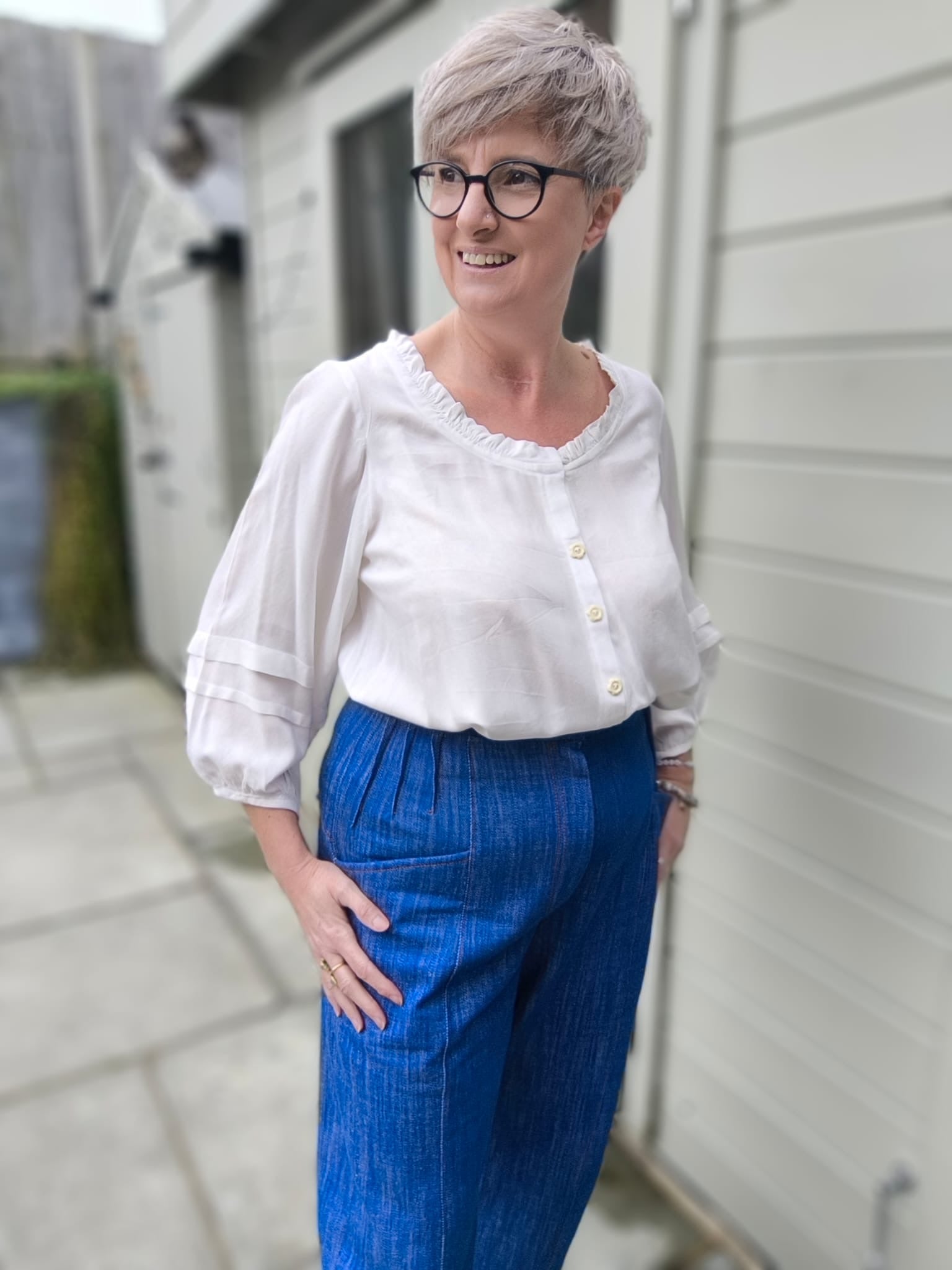 Make an Outift Sewing Kit - The CANYON Top in Vintage Linen & HUSSARD Jeans in Cousette Denim