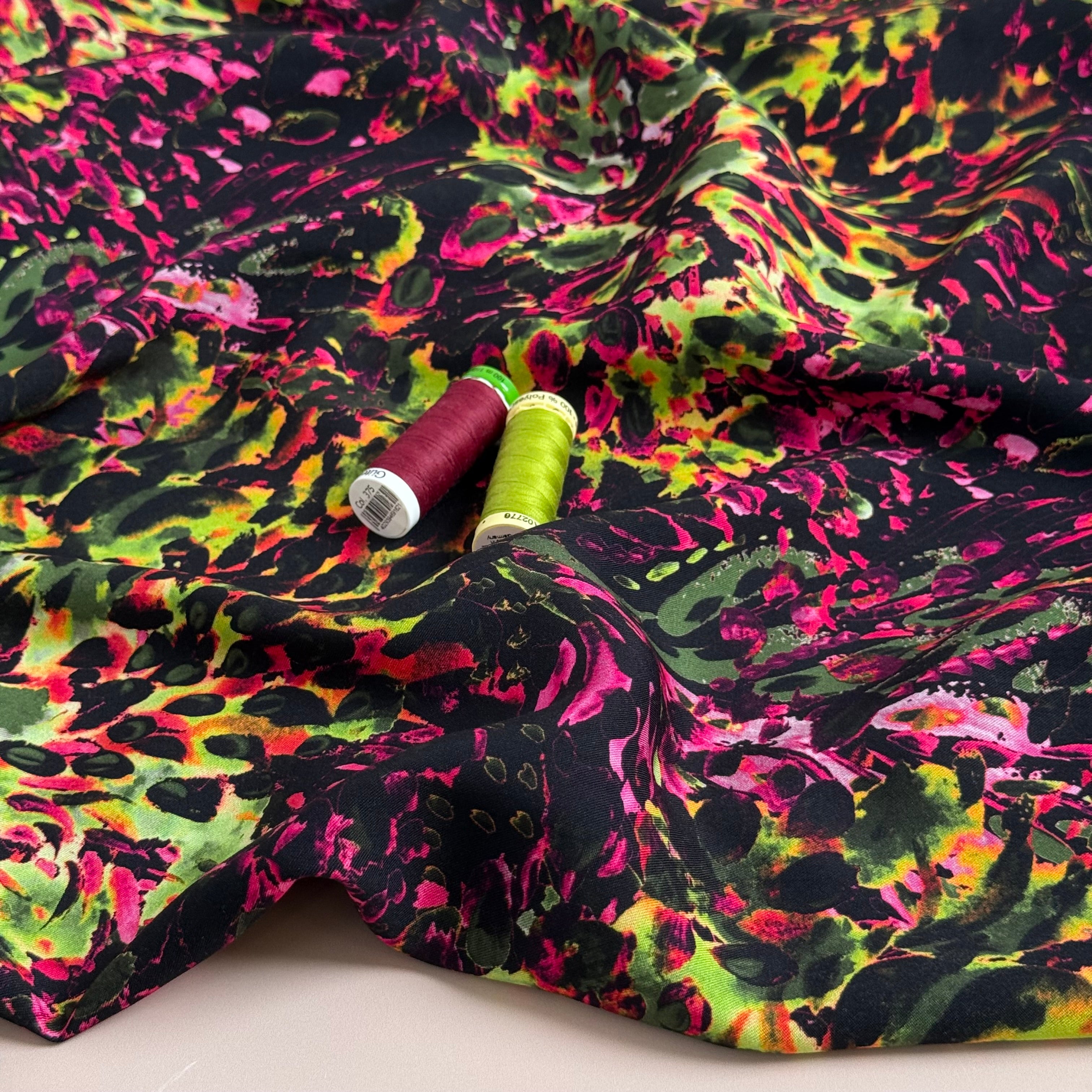 Scattered Abstract Flowers Viscose Twill with LENZING™ ECOVERO™ fibres
