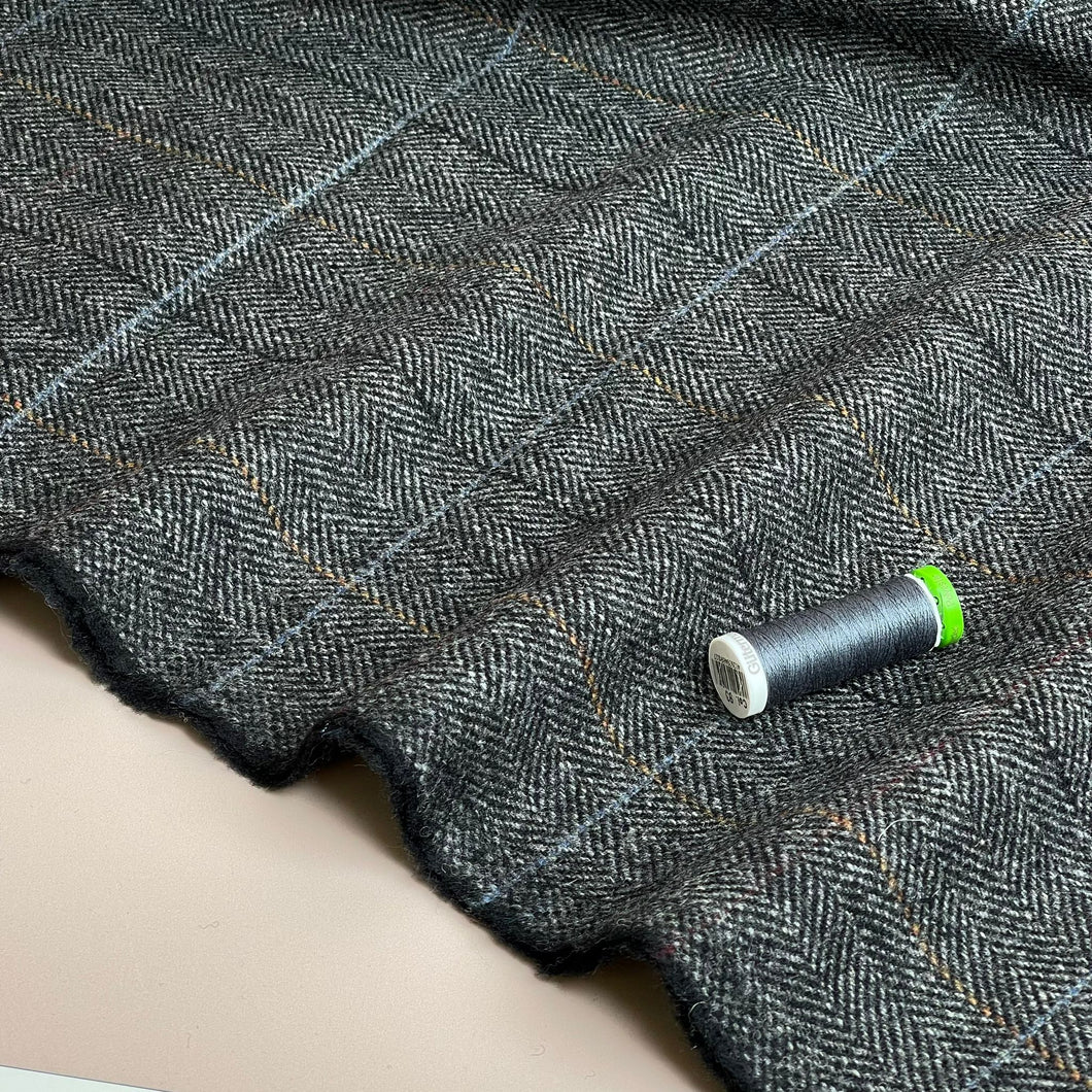 Deadstock Herringbone Check on Grey Soft Wool Tweed Coating