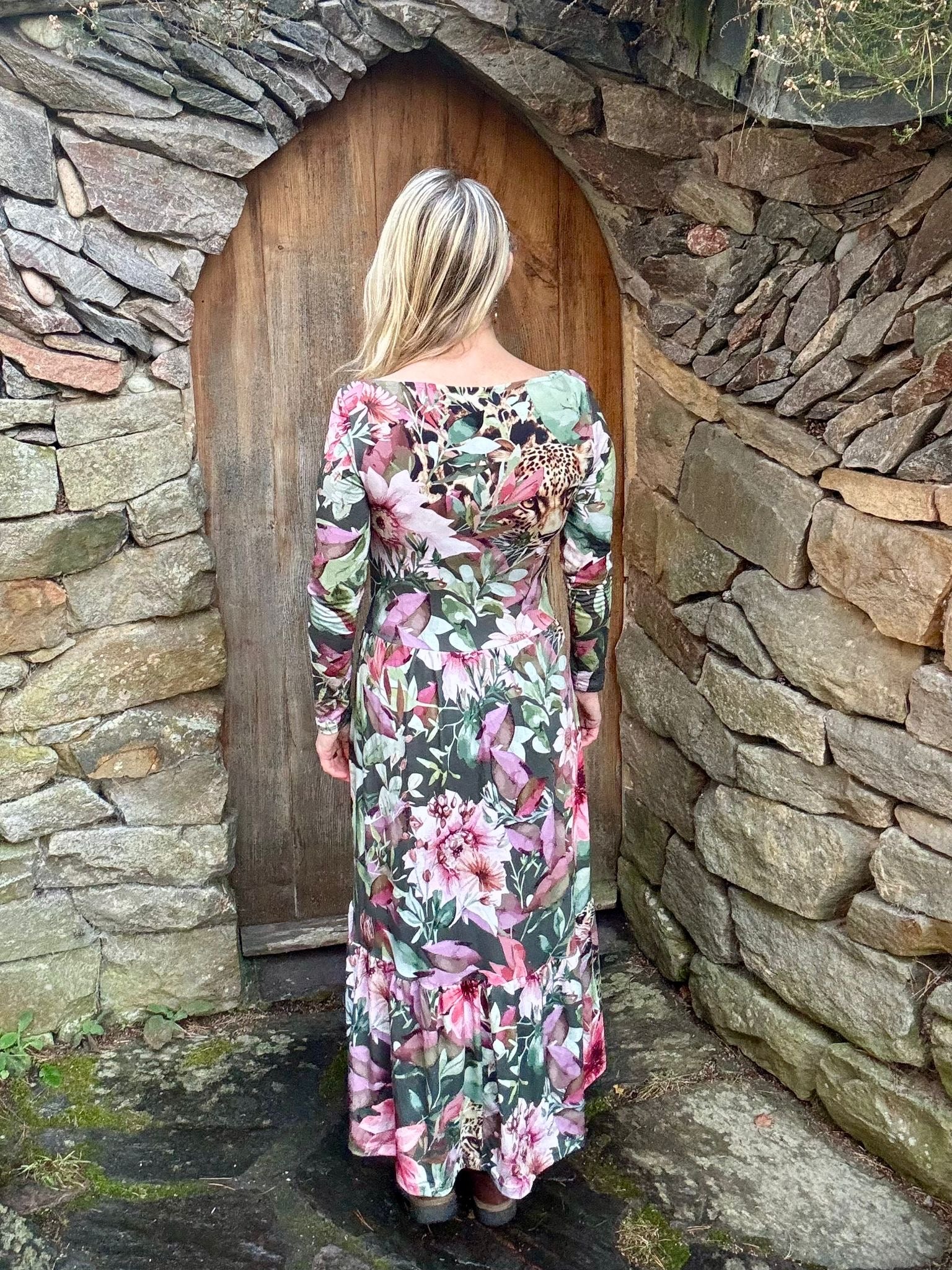 Danish Design - Cheetah in the Garden ECOVERVO™ Viscose Jersey