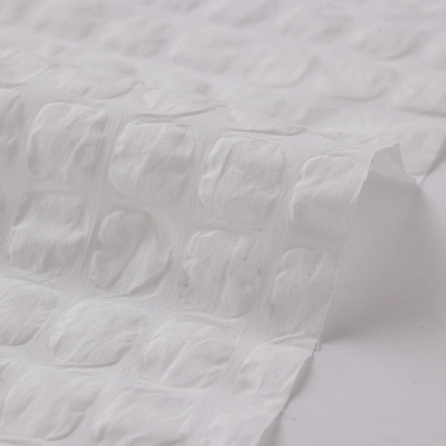 PRE-ORDER (arriving by mid October) - Kokka - Textured Waffle Squares Ripple Cotton Lawn in White