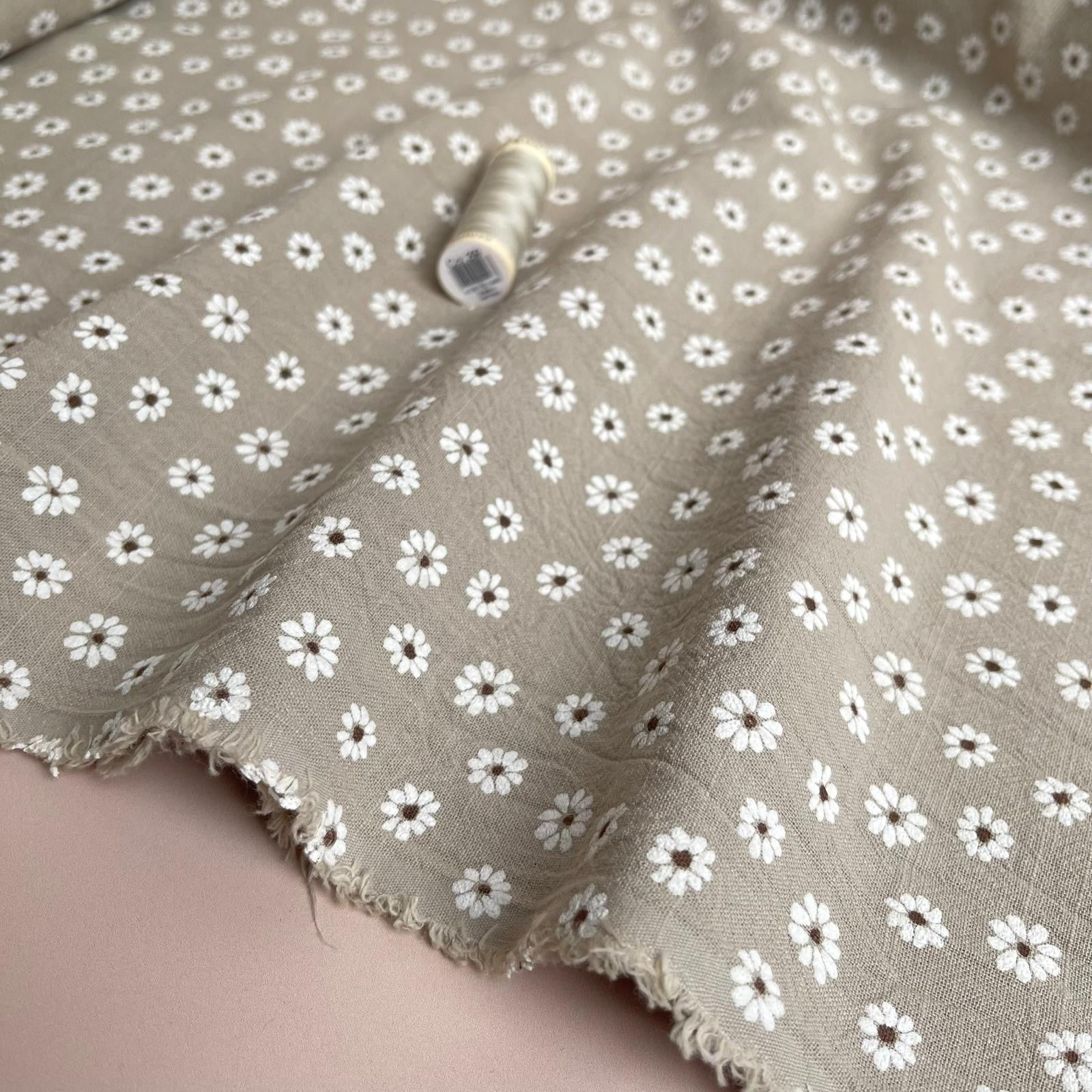 Vintage Daisy in Light Beige Washed Cotton
