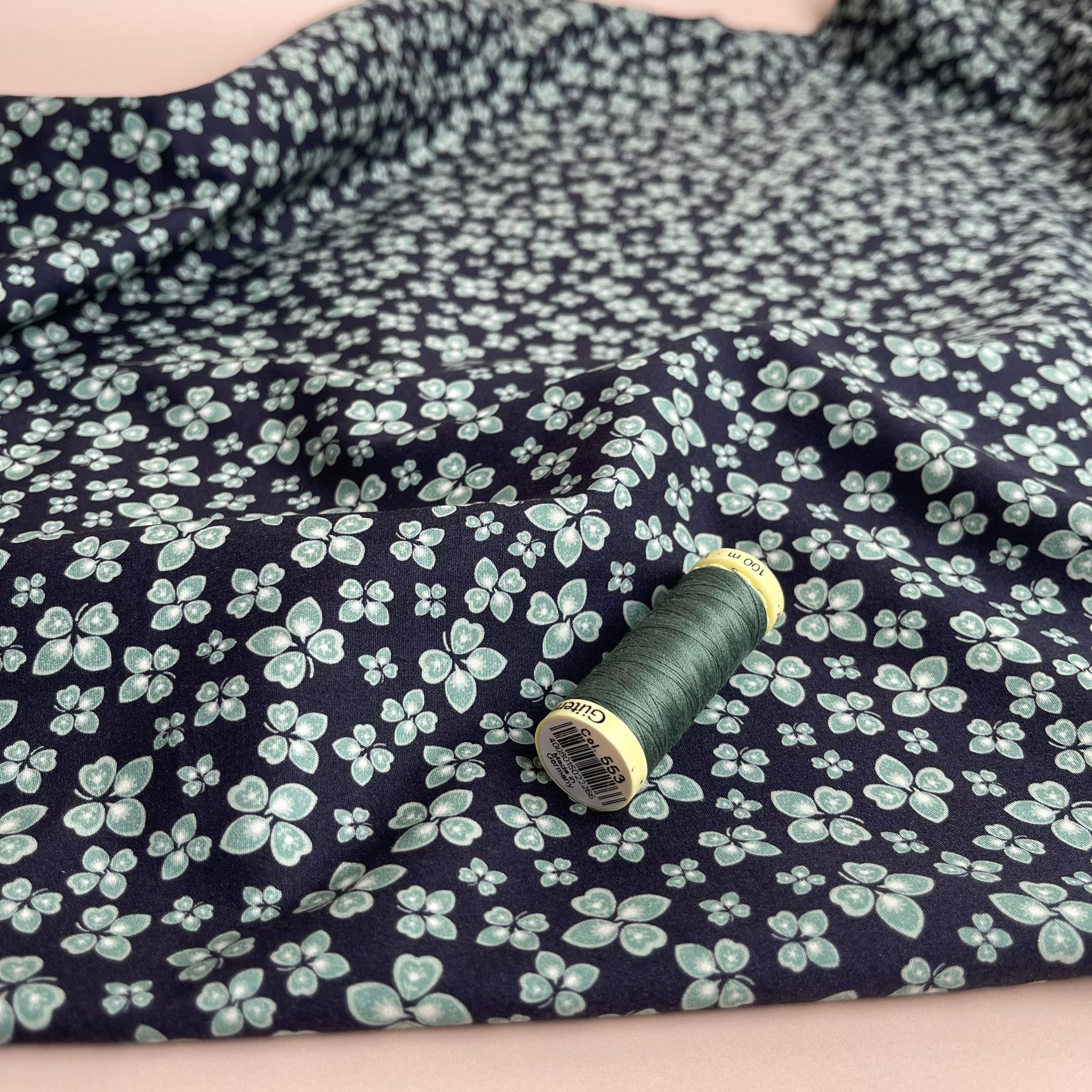 REMNANT 0.74 Metre - Deadstock Clovers Cotton Sateen Fabric