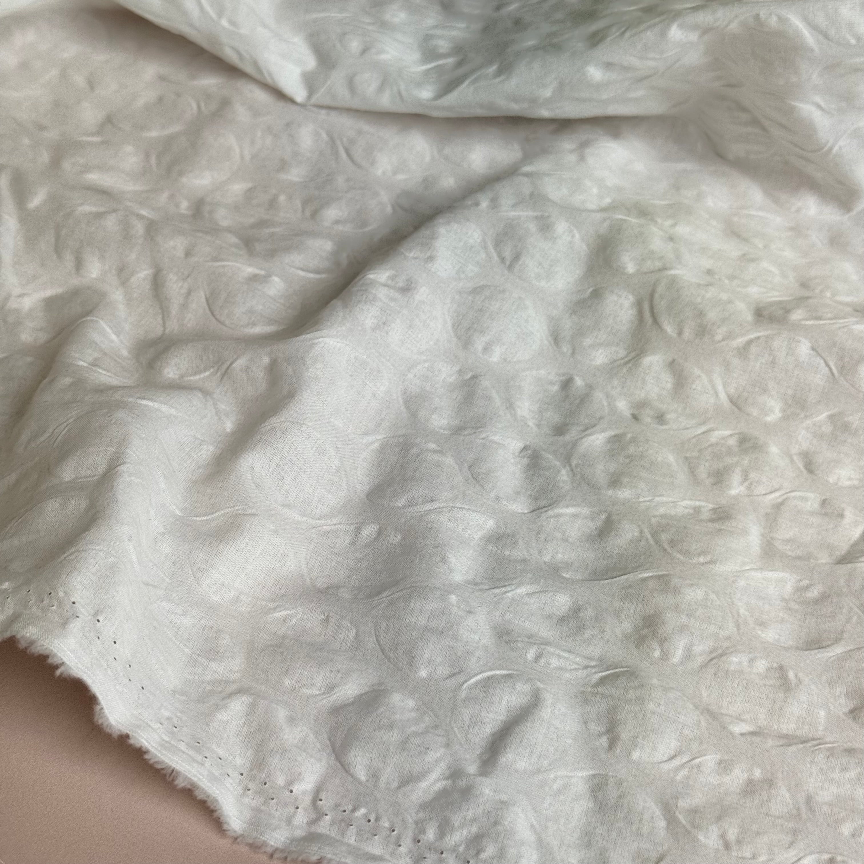 Kokka - Textured Circles Ripple Cotton Lawn in Off-White
