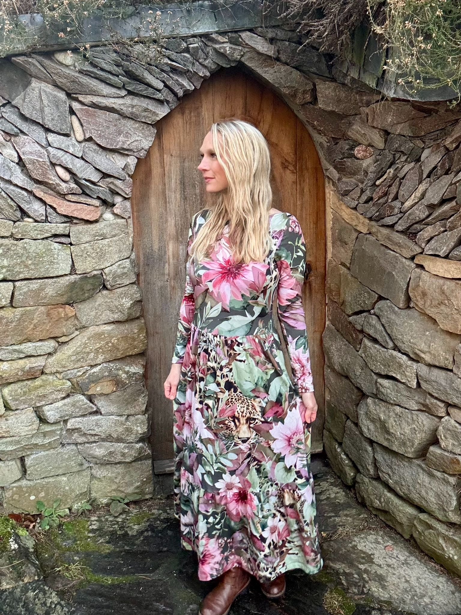 Danish Design - Cheetah in the Garden ECOVERVO™ Viscose Jersey