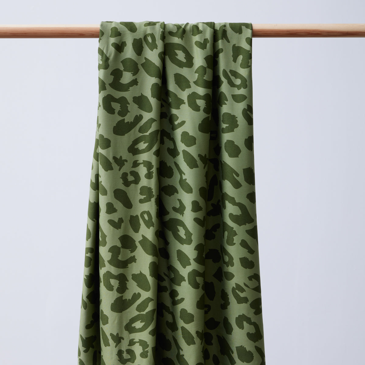 Mind The MAKER - Urban Leo Olive Viscose Twill with LENZING™ ECOVERO™ fibres