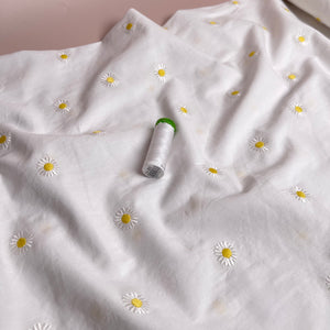 REMNANT 0.45 metre - Embroidered Daisies on White Cotton Poplin