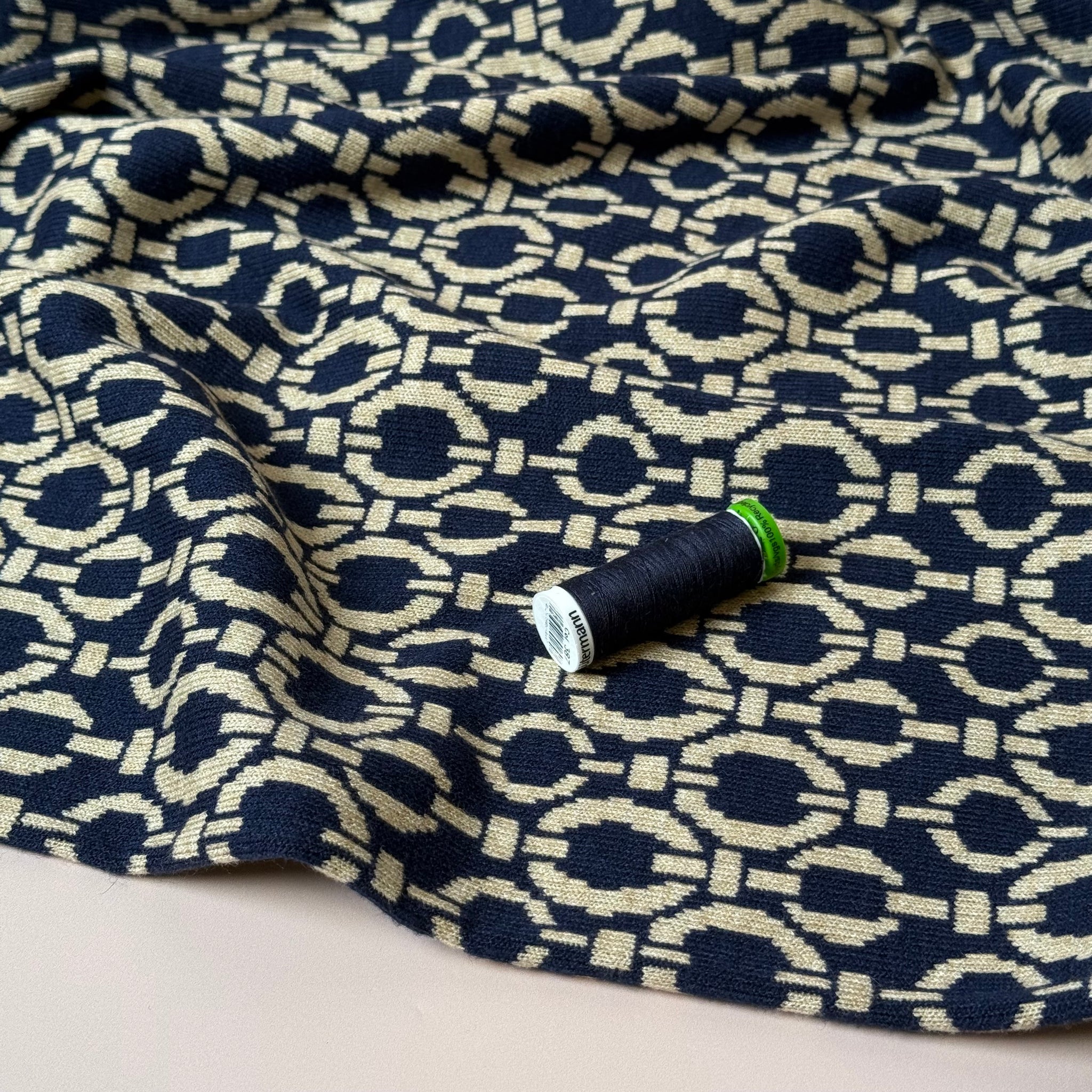 Chain Loops Yarn Dyed Viscose Blend Jacquard Knit in Navy – Lamazi Fabrics