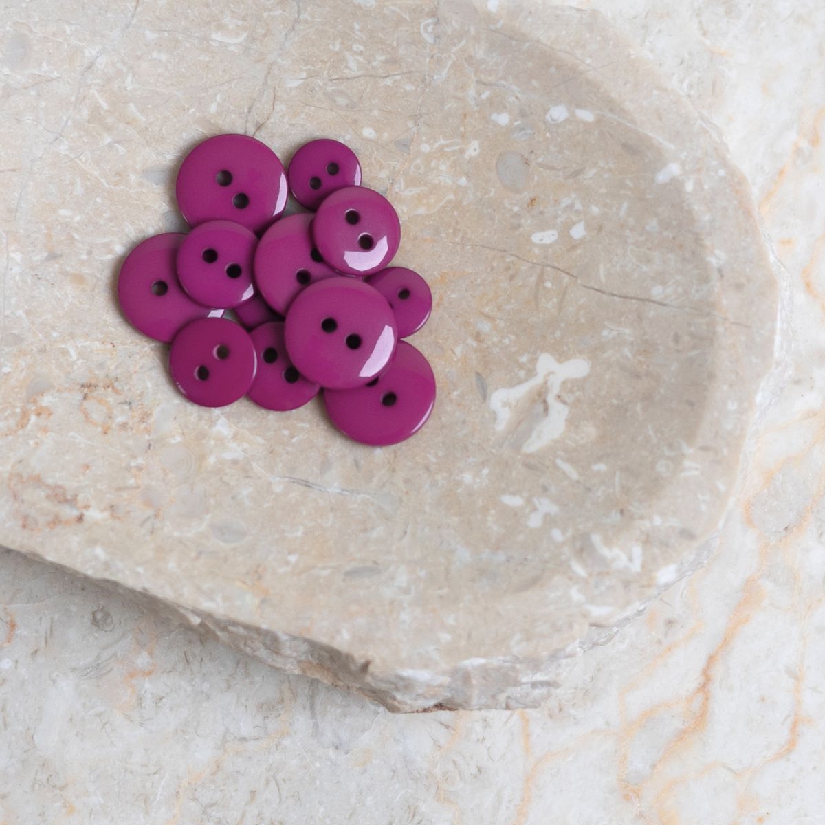 Atelier Brunette - Classic Shine Buttons - Dahlia 12mm