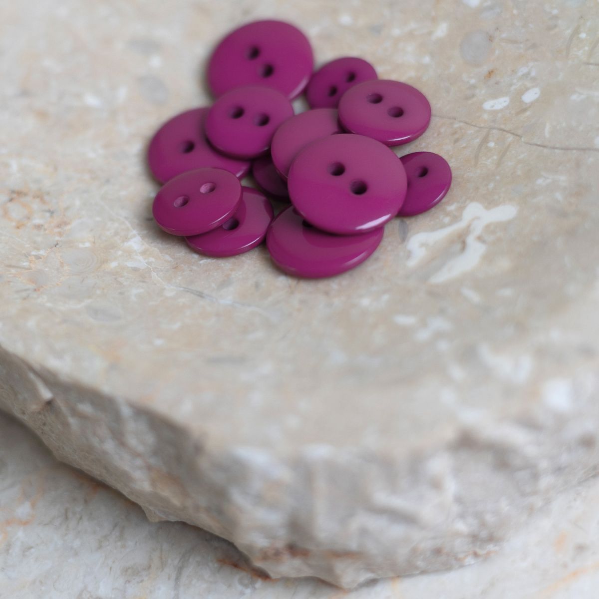 Atelier Brunette - Classic Shine Buttons - Dahlia 15mm