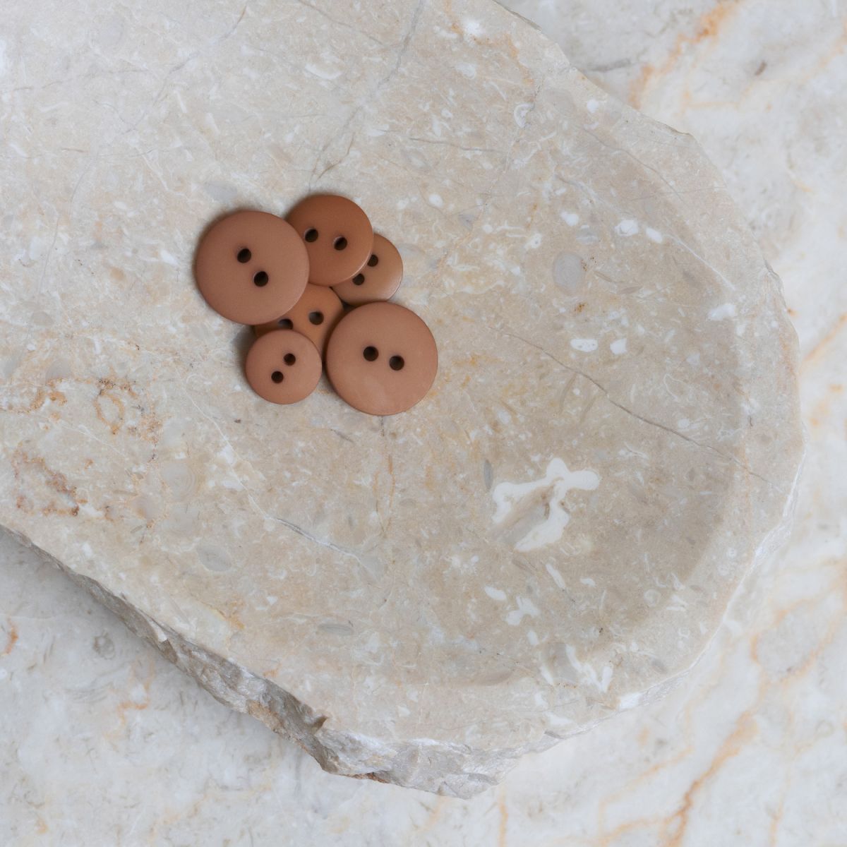 Atelier Brunette - Classic Matte Buttons - Pecan Pie 15mm