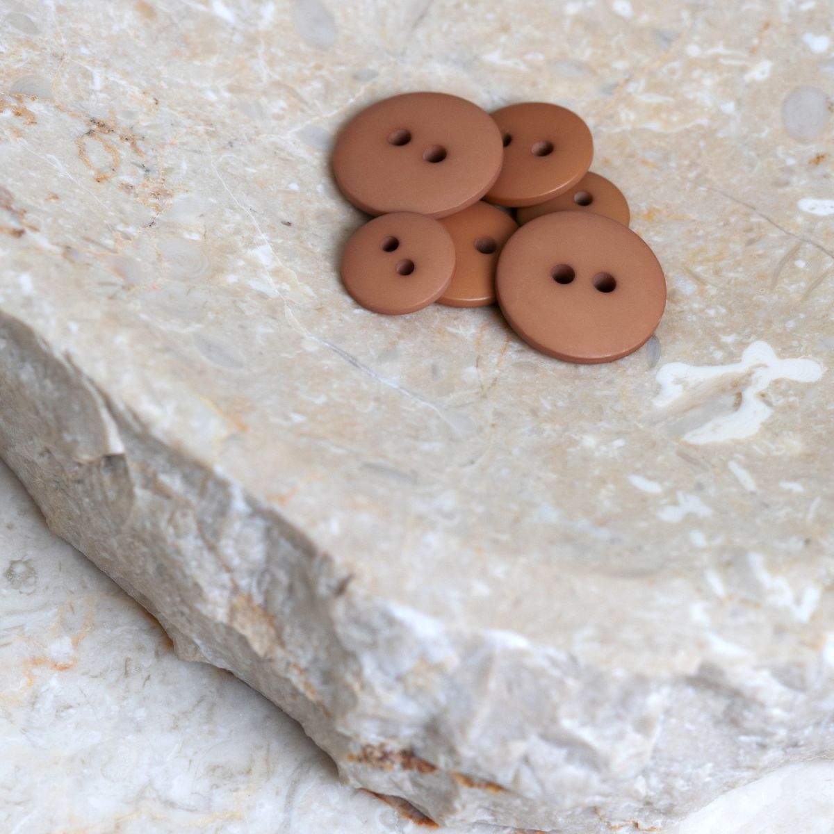 Atelier Brunette - Classic Matte Buttons - Pecan Pie 15mm