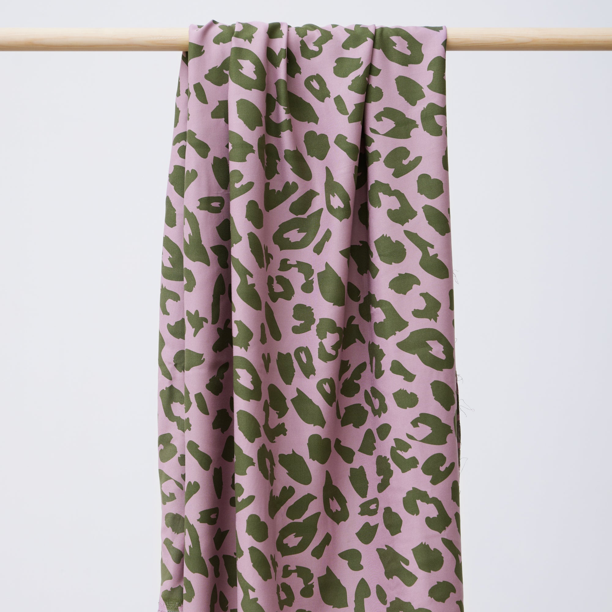 Mind The MAKER - Urban Leo Lilac Viscose Twill with LENZING™ ECOVERO™ fibres