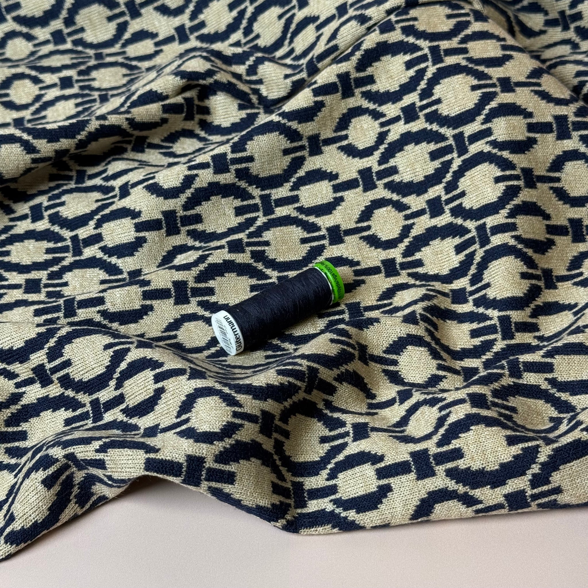 Chain Loops Yarn Dyed Viscose Blend Jacquard Knit in Navy – Lamazi Fabrics