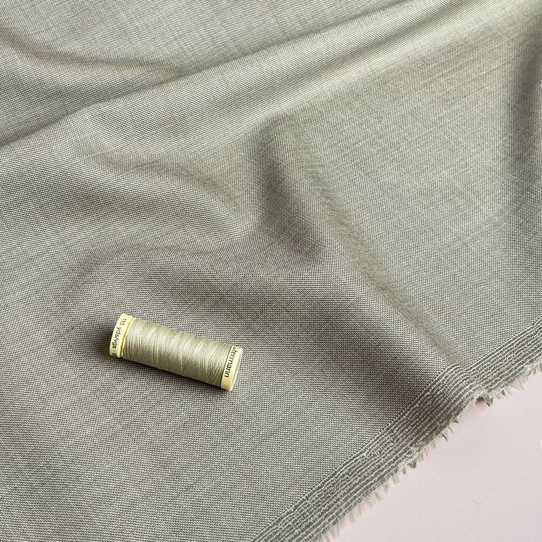 British Designer Deadstock - Italian Cross-Dyed Wool Suiting - Silver Grey  - Stonemountain & Daughter Fabrics