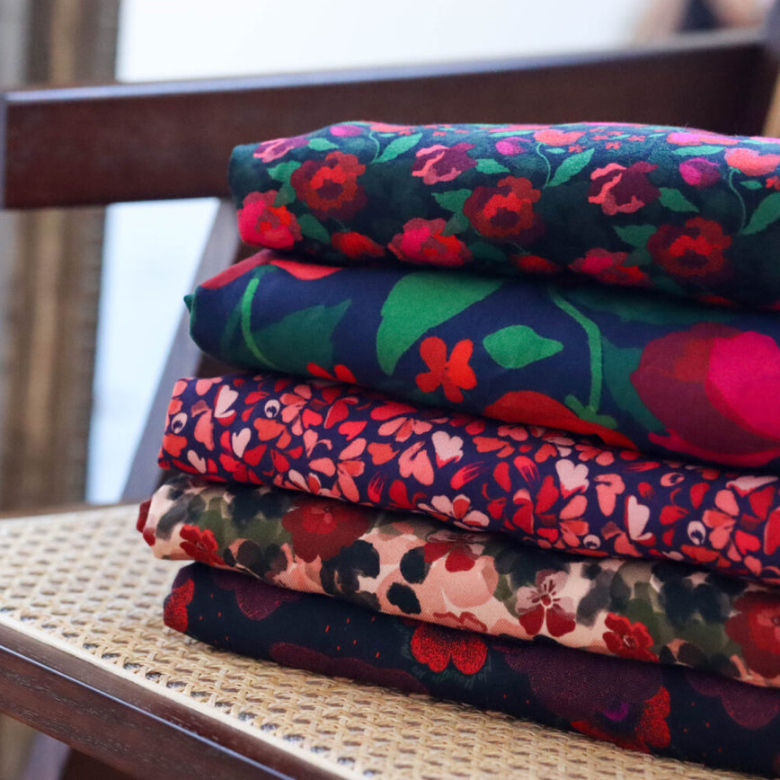 Lise Tailor - Flower Drips Viscose Twill Fabric