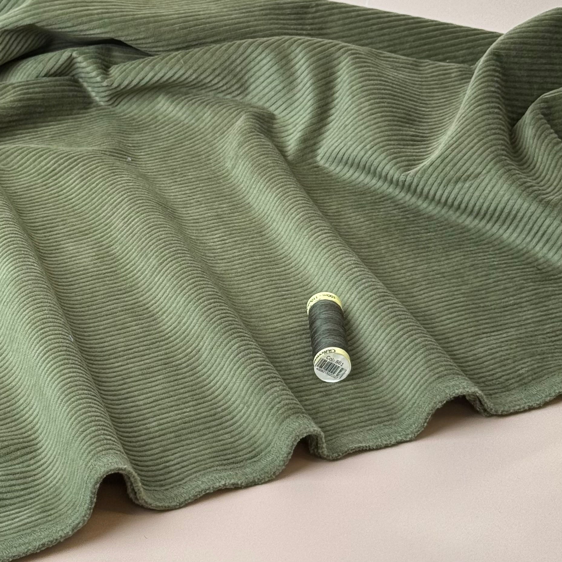 Stretch Washed Corduroy 4.5W in Moss Green