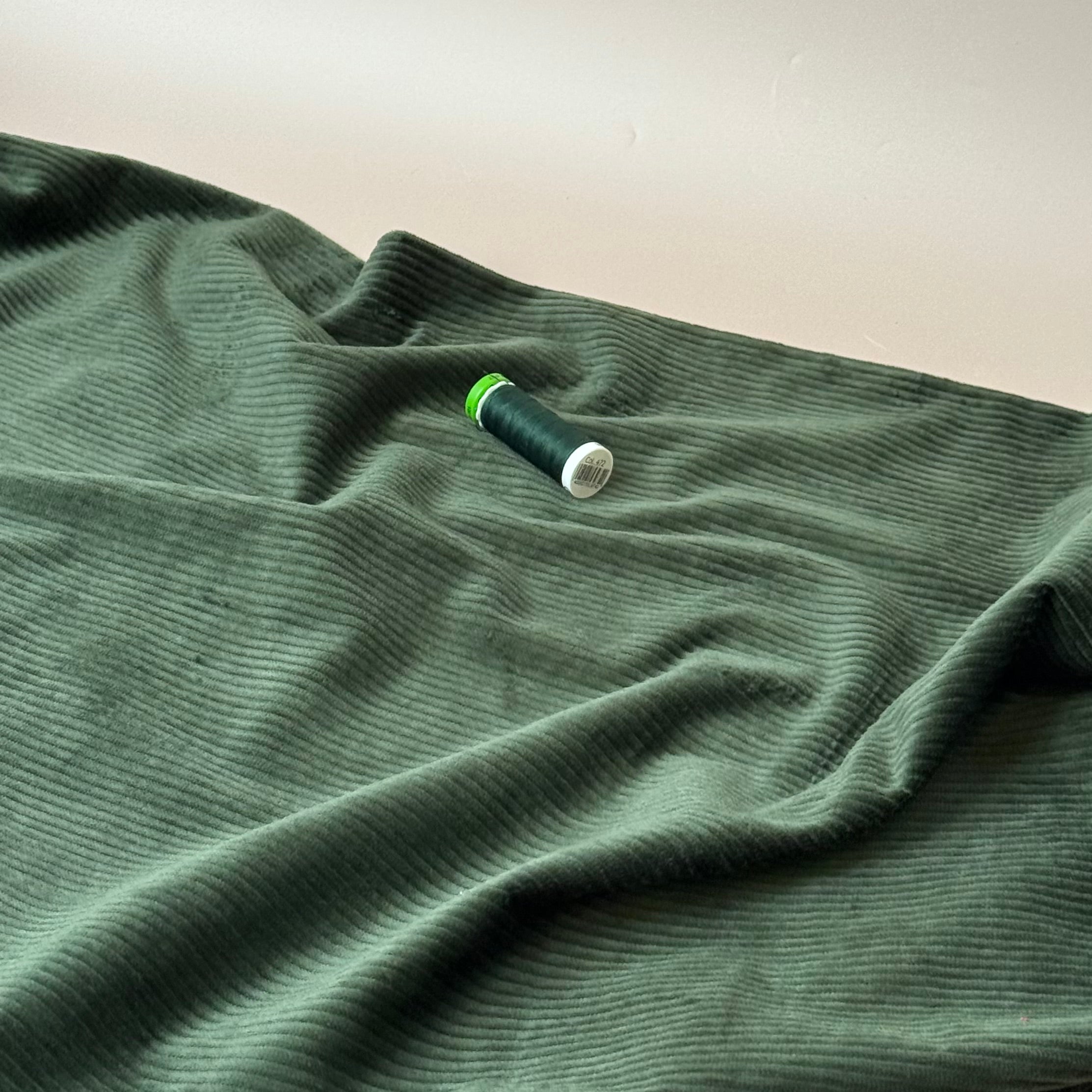 Stretch Washed Corduroy 4.5W in Forest Green