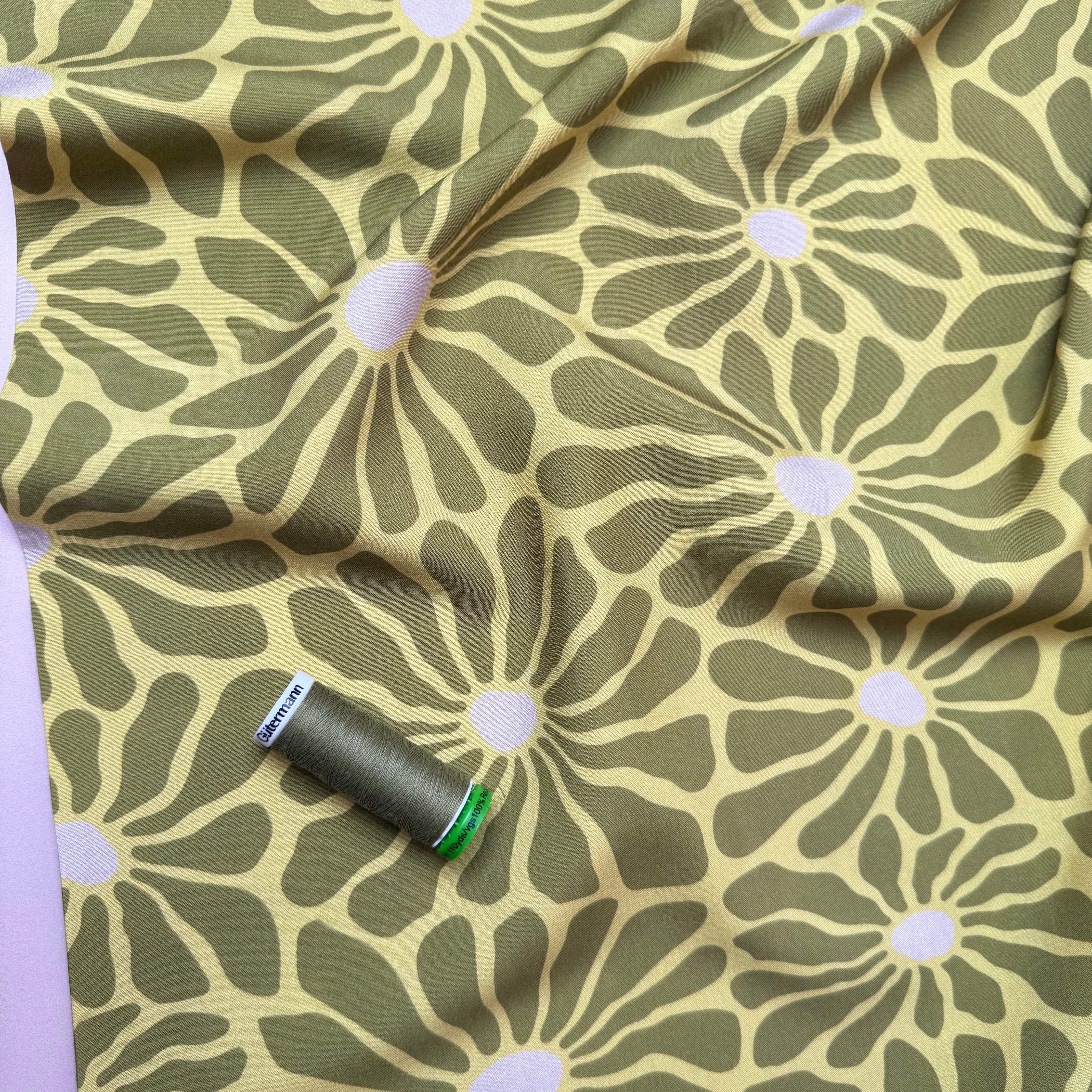 Graphic Flowers in Green Viscose Poplin Fabric