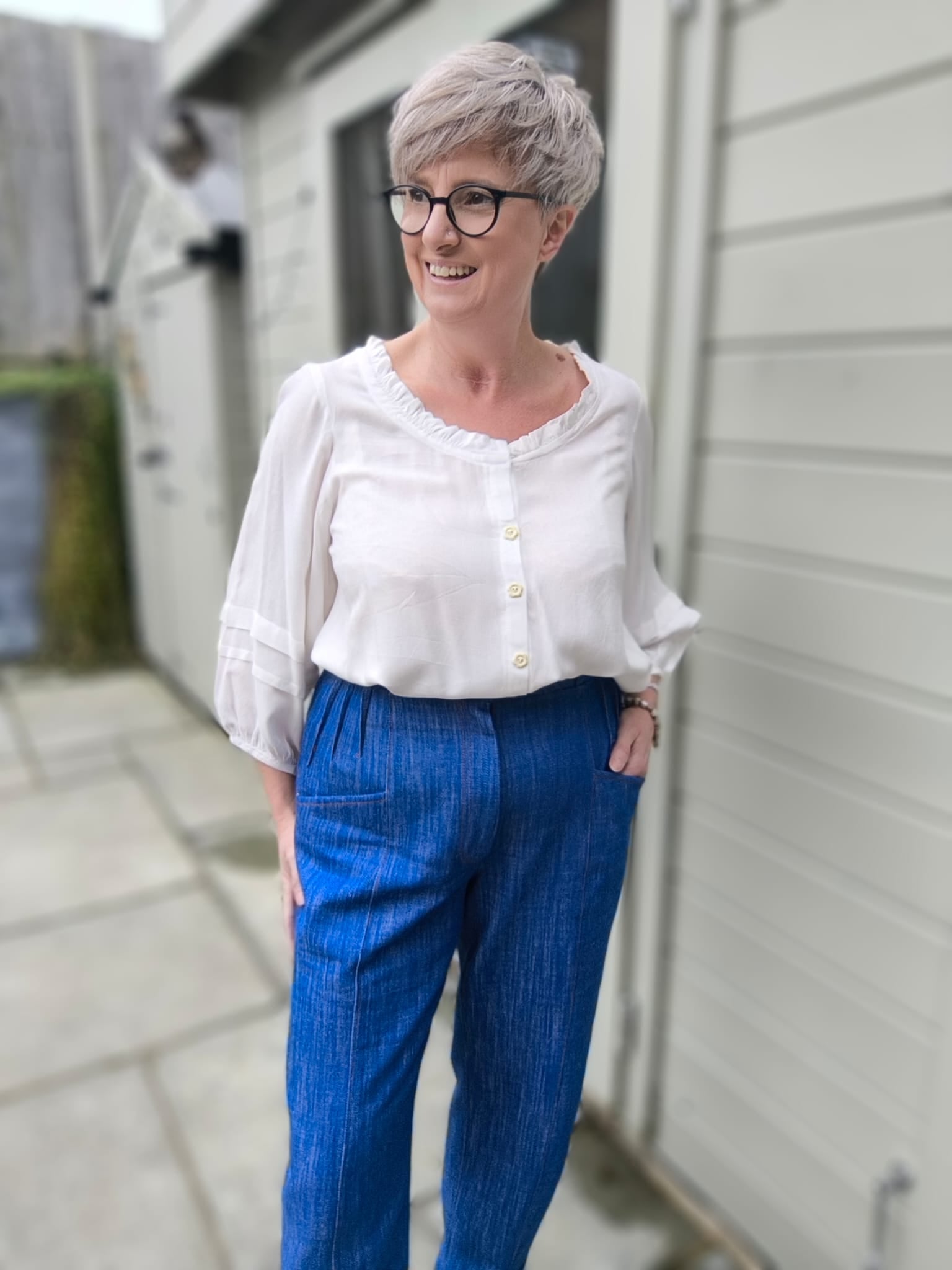 Make an Outift Sewing Kit - The CANYON Top in Vintage Linen & HUSSARD Jeans in Cousette Denim