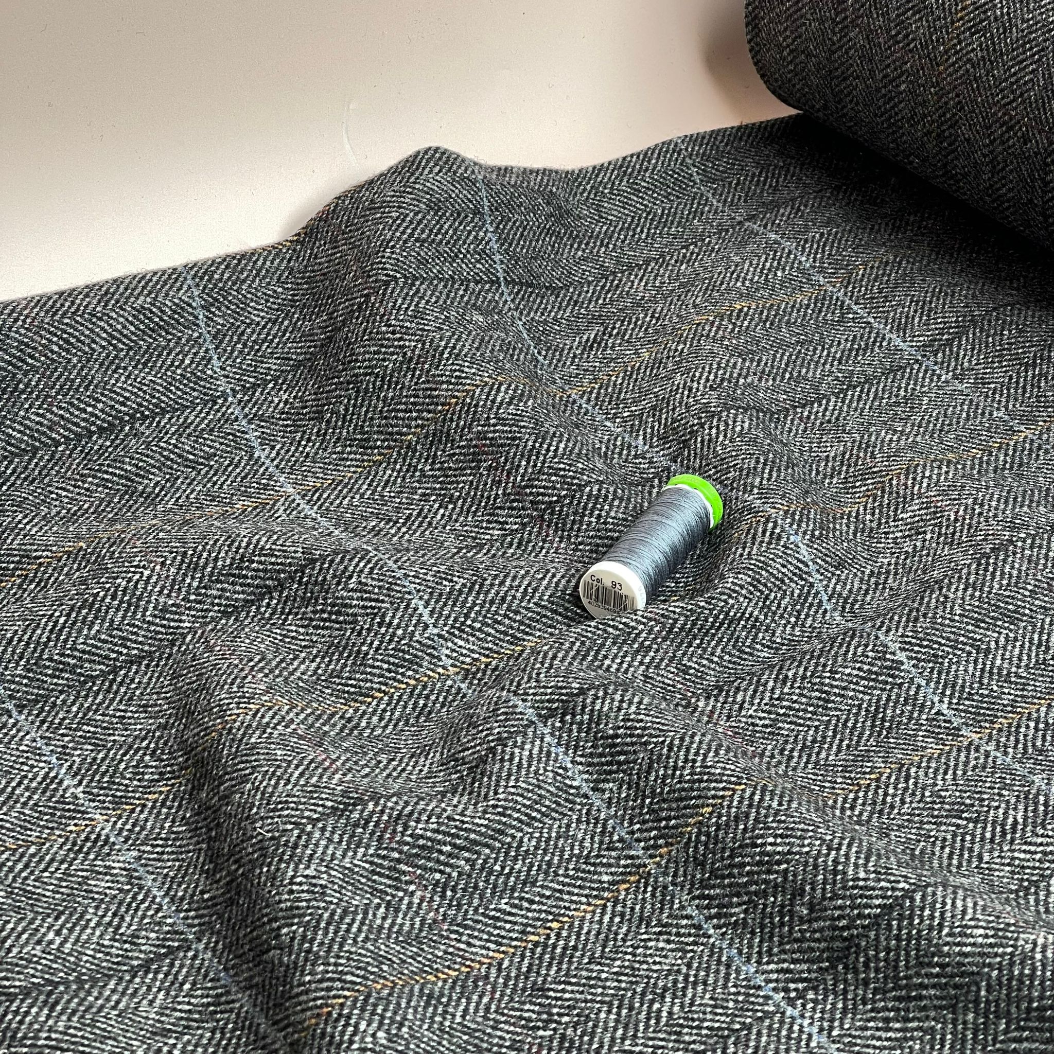 Deadstock Herringbone Check on Grey Soft Wool Tweed Coating