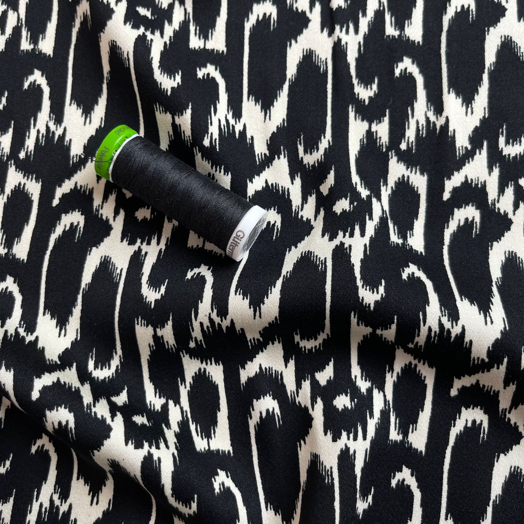 REMNANT 0.9 Metre  - Abstract Monochrome Viscose Twill Sateen Fabric