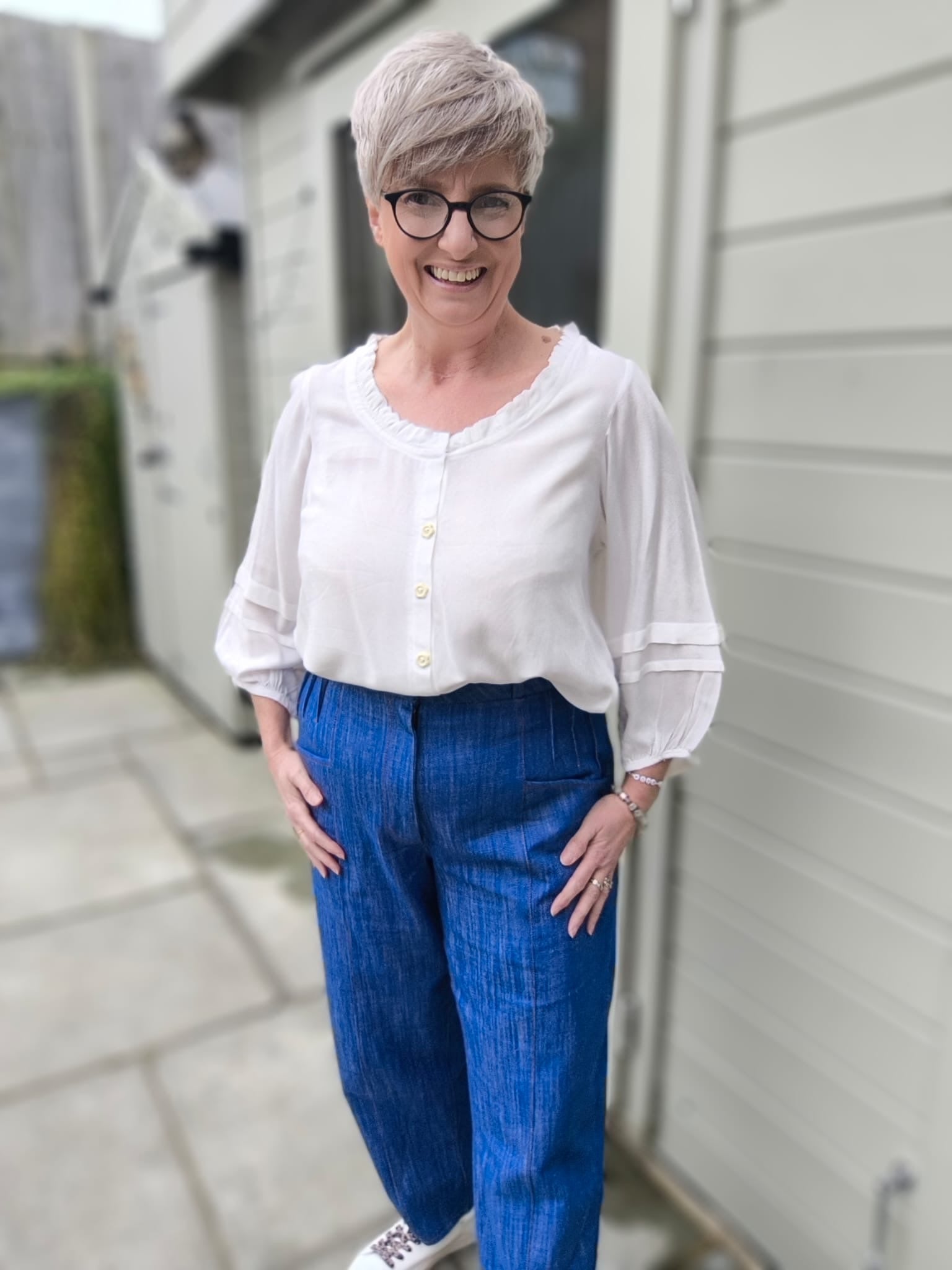 Make an Outift Sewing Kit - The CANYON Top in Vintage Linen & HUSSARD Jeans in Cousette Denim