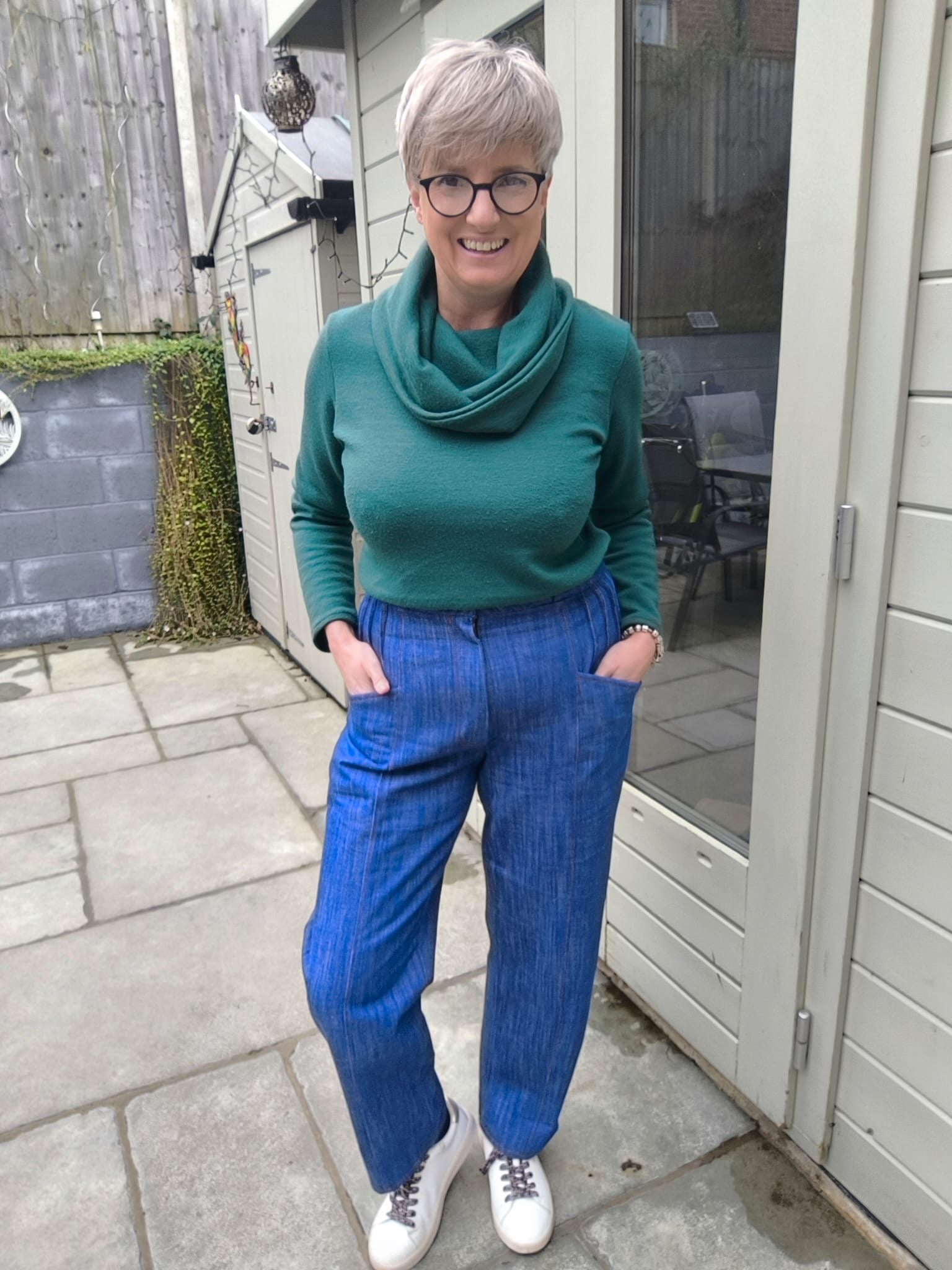 Make an Outift Sewing Kit - The CANYON Top in Vintage Linen & HUSSARD Jeans in Cousette Denim