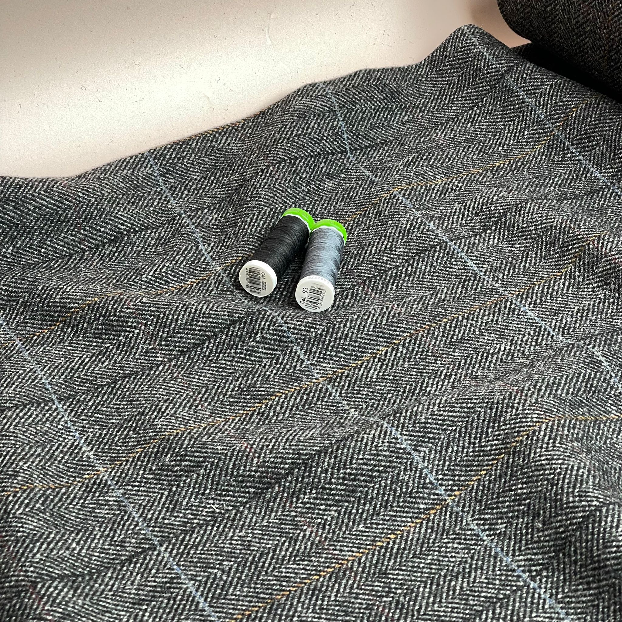 Deadstock Herringbone Check on Grey Soft Wool Tweed Coating