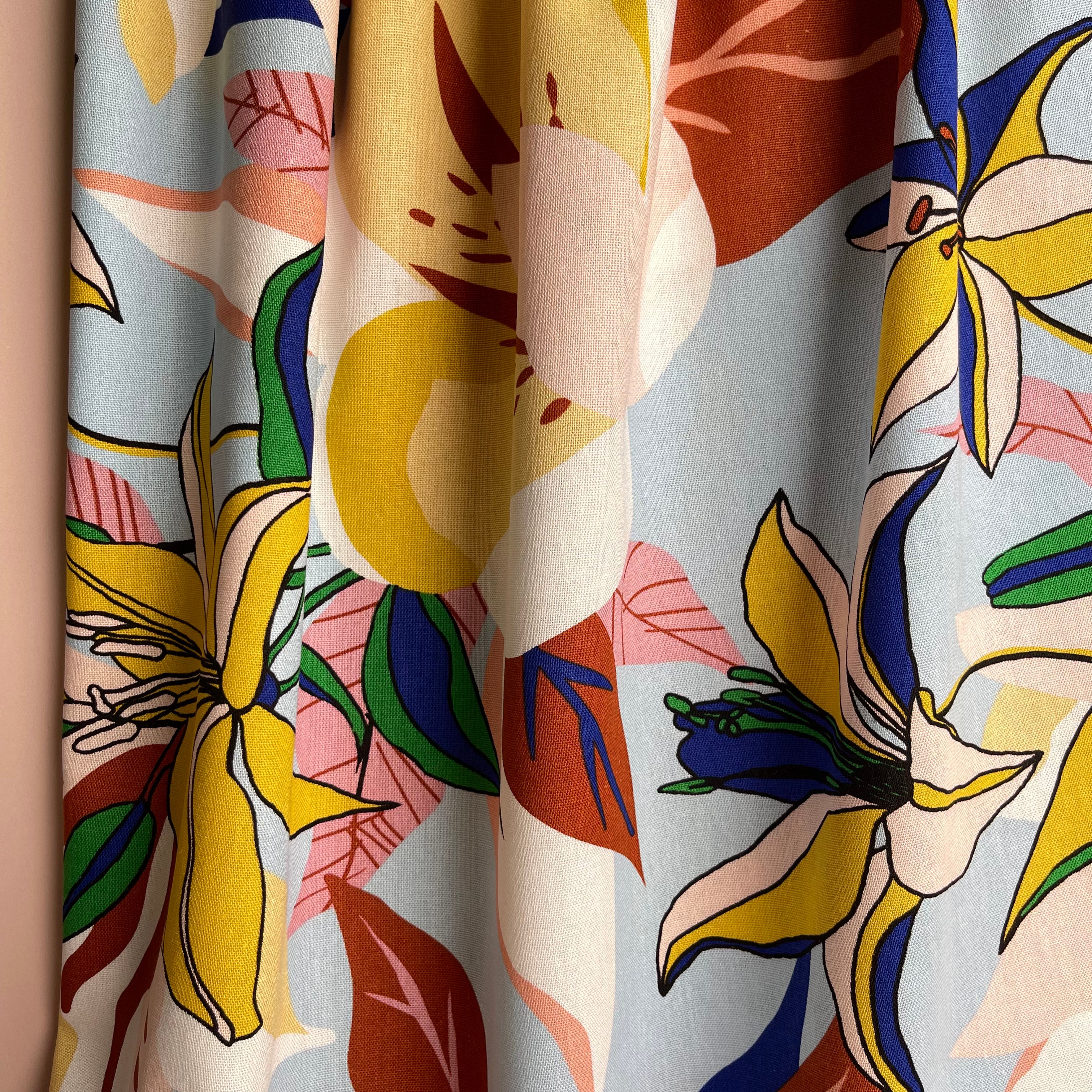 Bold Floral Lamazi Viscose Blend Fabrics Linen Fabric –