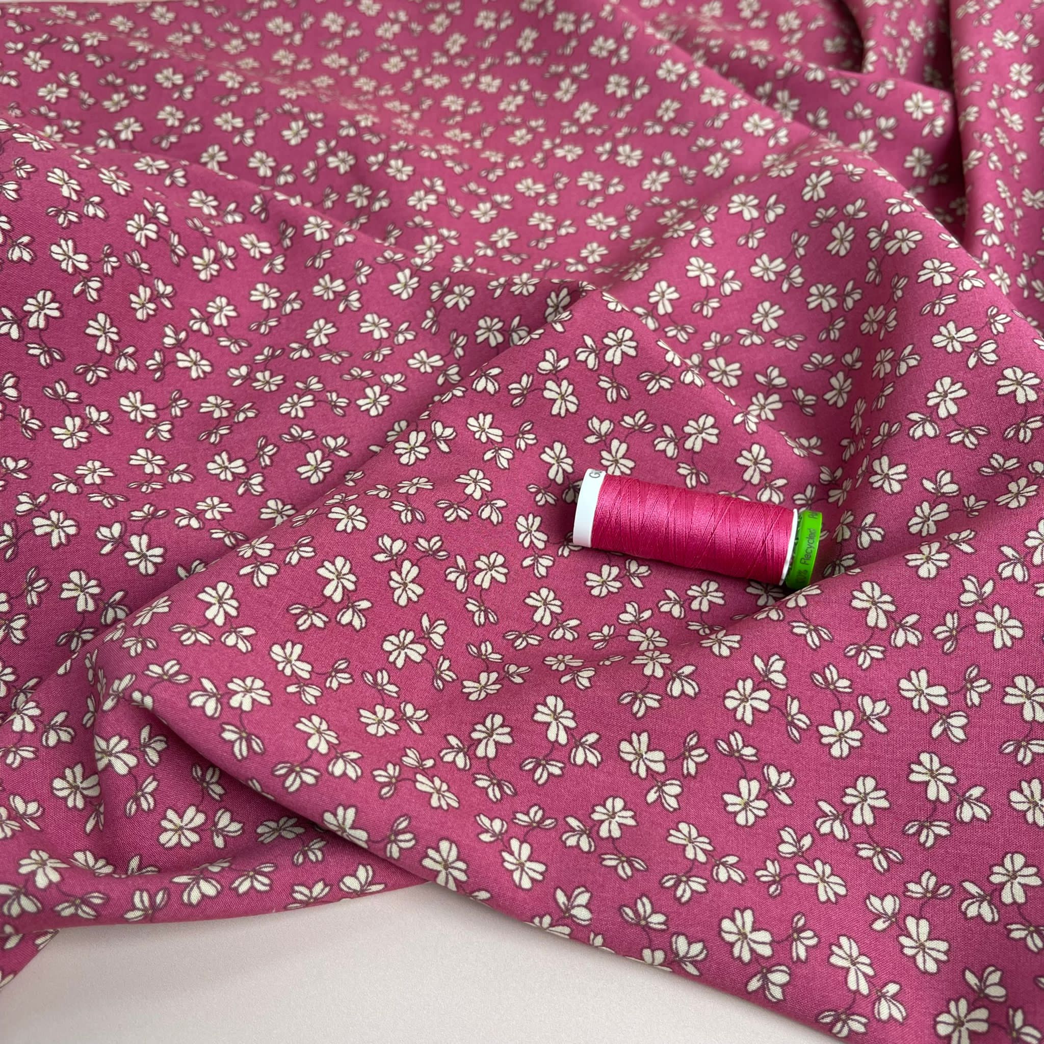 REMNANT 0.9 Metre - Ditsy Clover on Pink Viscose Poplin Fabric
