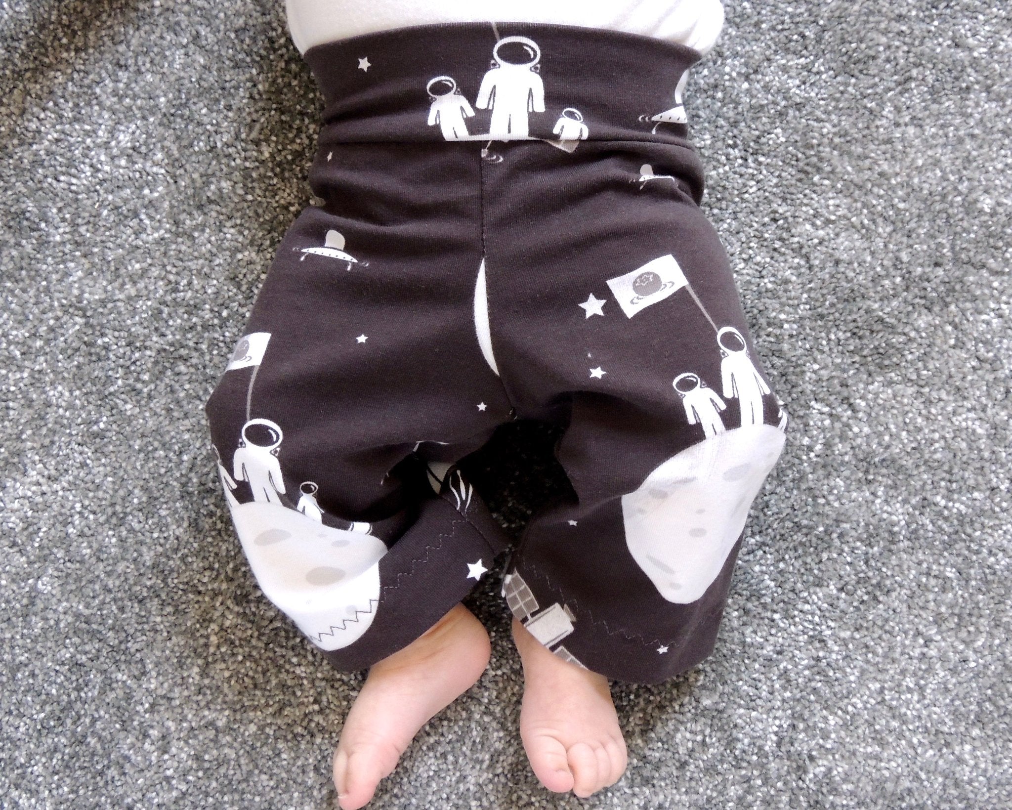 Dhurata Davies - Roo Top and Marley Bottoms (Newborn - 24 months) - Paper Sewing Pattern
