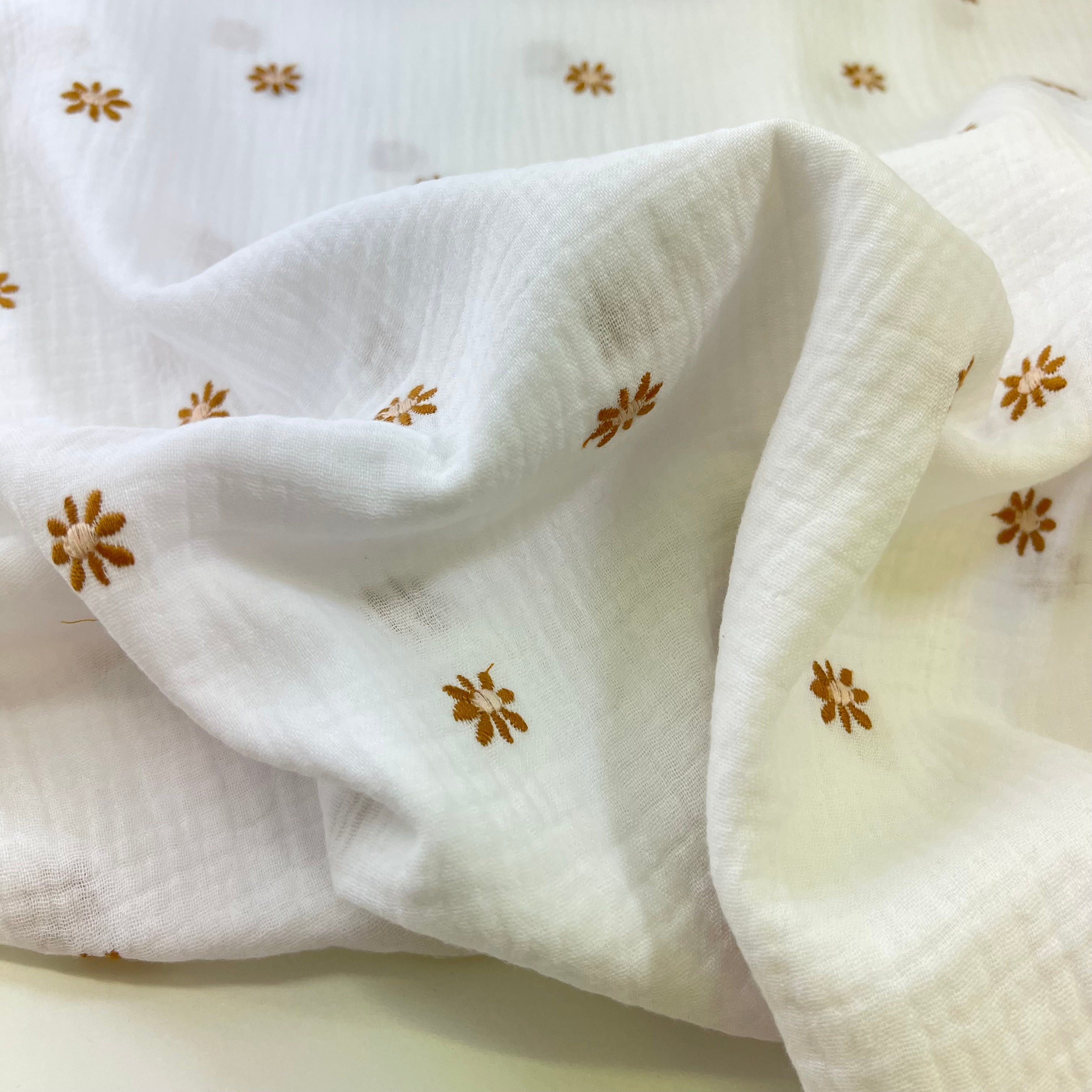 REMNANT 0.25 metre - Embroidered Daisies White Double Gauze